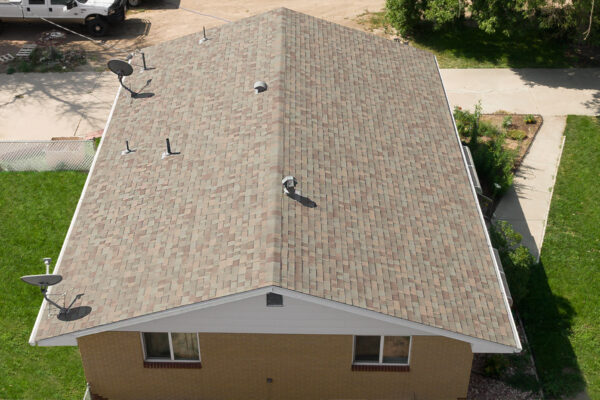 Home with Malarkey Roofing Products Natural Wood Legacy Shingles in Kersey, CO
