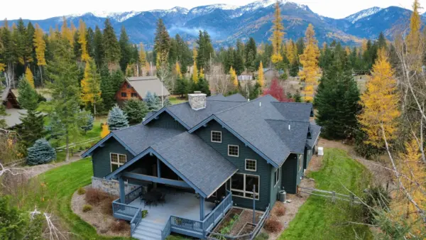 Sisu Roofing Montana Vista Black Oak